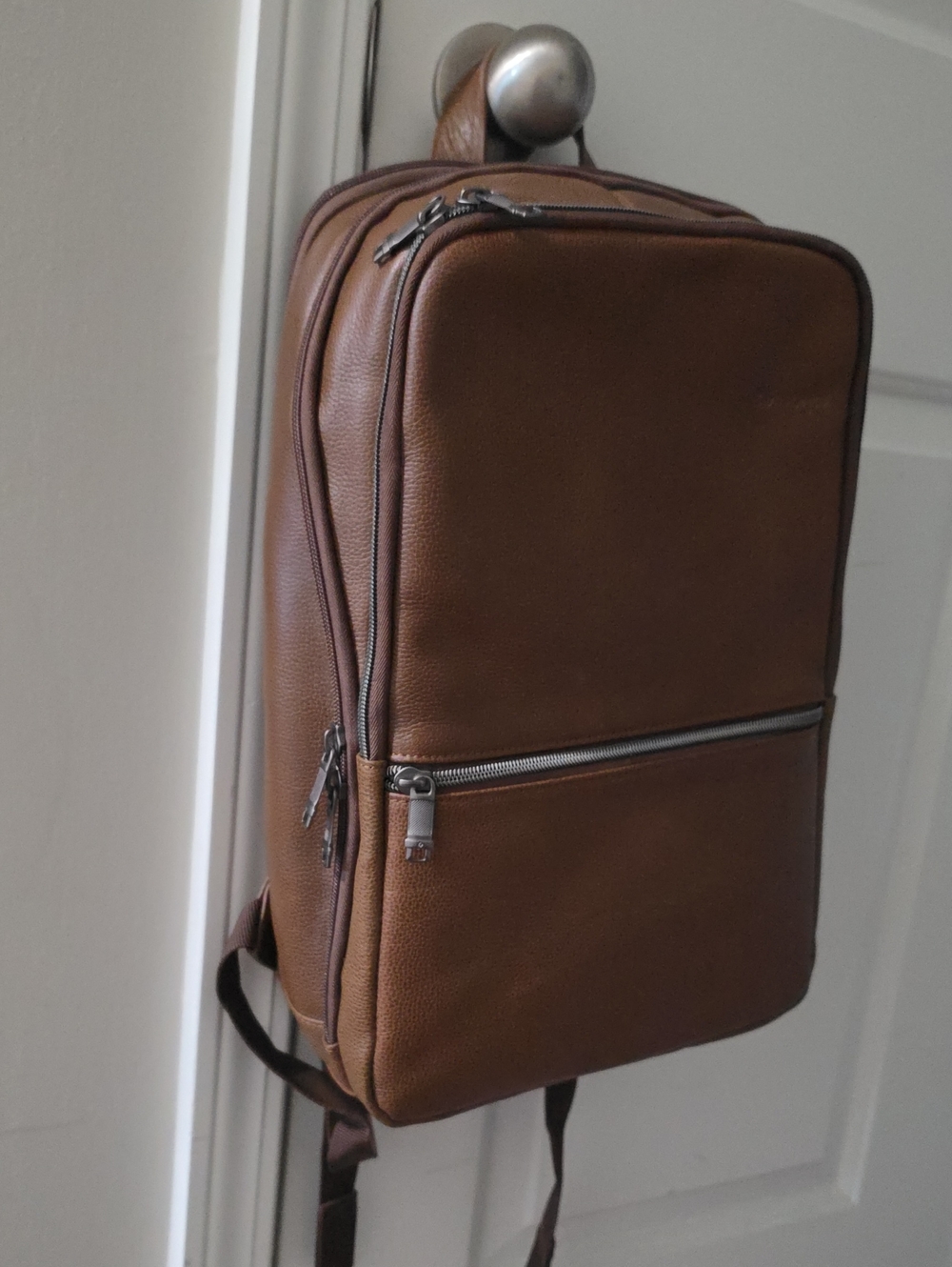 Samsonite Classic Leather Slim Backpack